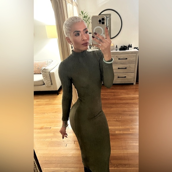 🫒 Beautiful textured ZARA dress. - Picture 5 of 8